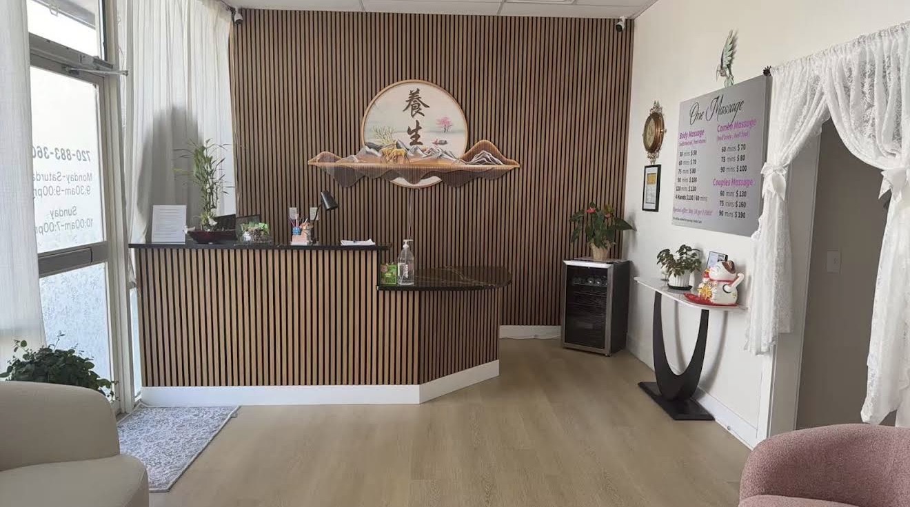 One Massage lobby and reception area in Parker, CO